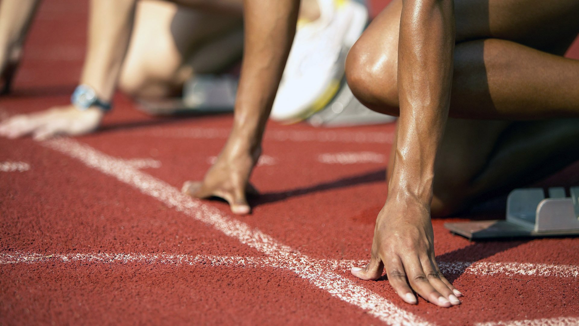 队伍实力强弱对比，比赛场面扣人心弦，队伍强不强